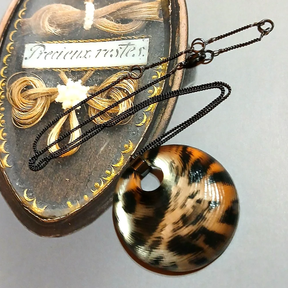 ALEXIS BITTAR Hand Carved Lucite Leopard Pendant Necklace - Picture 6 of 6